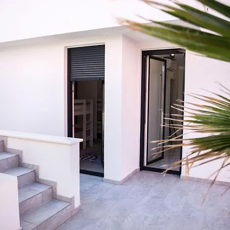 Apartment Luxury Palmview Mit Whirlpool Und Terrasse Trogir