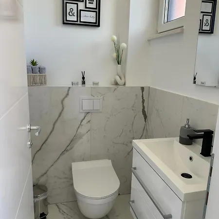 Apartment Luxury Palmview Mit Whirlpool Und Terrasse Trogir