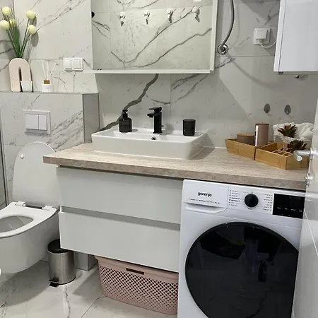 Luxury Palmview Mit Whirlpool Und Terrasse 트로기르