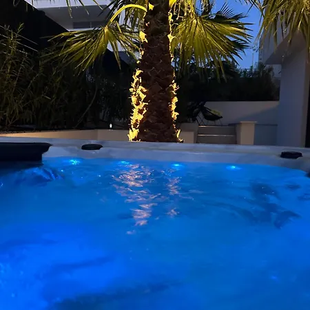 Luxury Palmview Mit Whirlpool Und Terrasse *