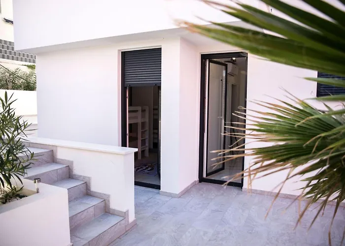 Daire Luxury Palmview Mit Whirlpool Und Terrasse Trogir