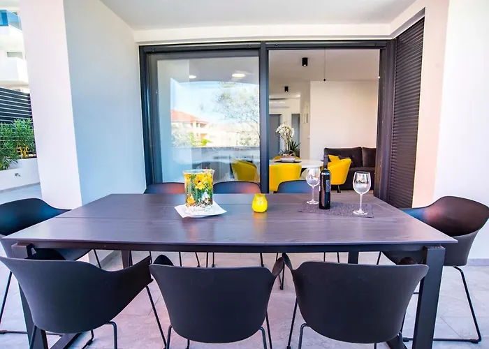 Daire Luxury Palmview Mit Whirlpool Und Terrasse