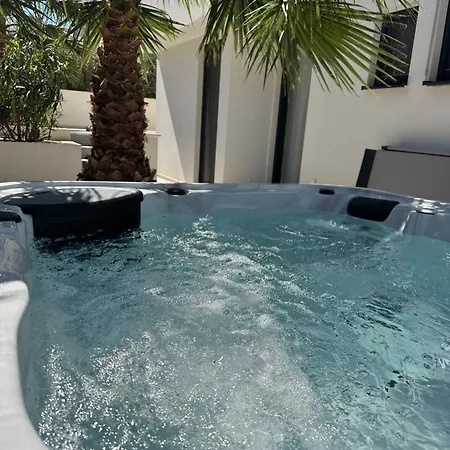 Luxury Palmview Mit Whirlpool Und Terrasse Apartament *